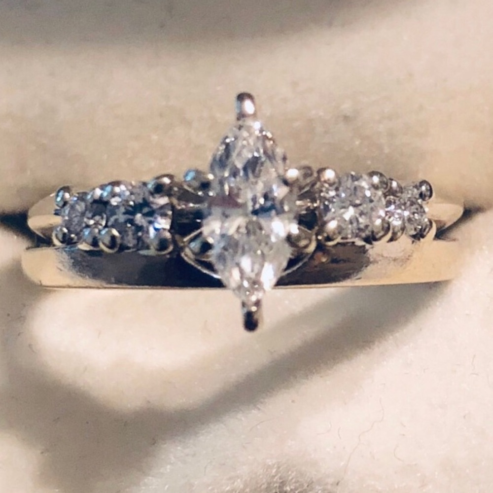 🚫SOLD🚫Kay Jewelers 14k White Gold Diamond Ring - Picture 2 of 9